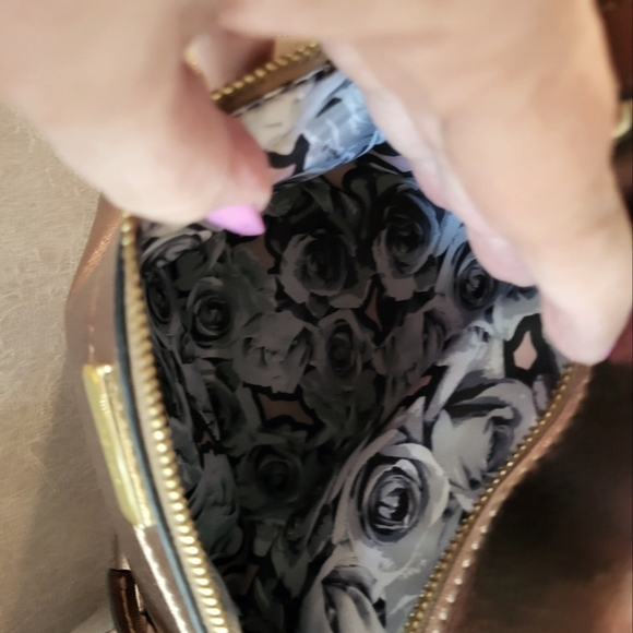 Nine West Bronze Handbag & matching wallet NWOT - Picture 4 of 8